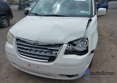 2009 Chrysler Town & Country Touring из США, поврежденный, VIN 2A8HR541X9R625204